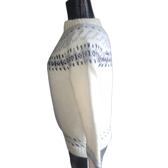 Handmade White and Black Fair Isle Knit Sweater - Picture 6 of 7